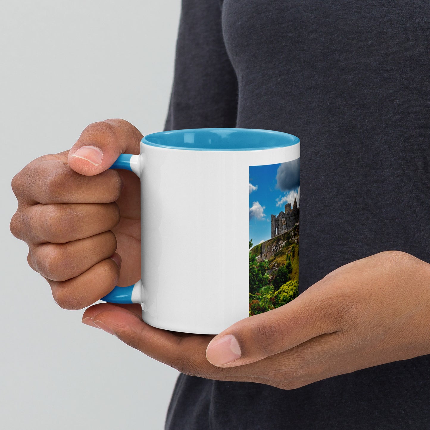 Taza con estampado de Rock of Cashel y color en el interior