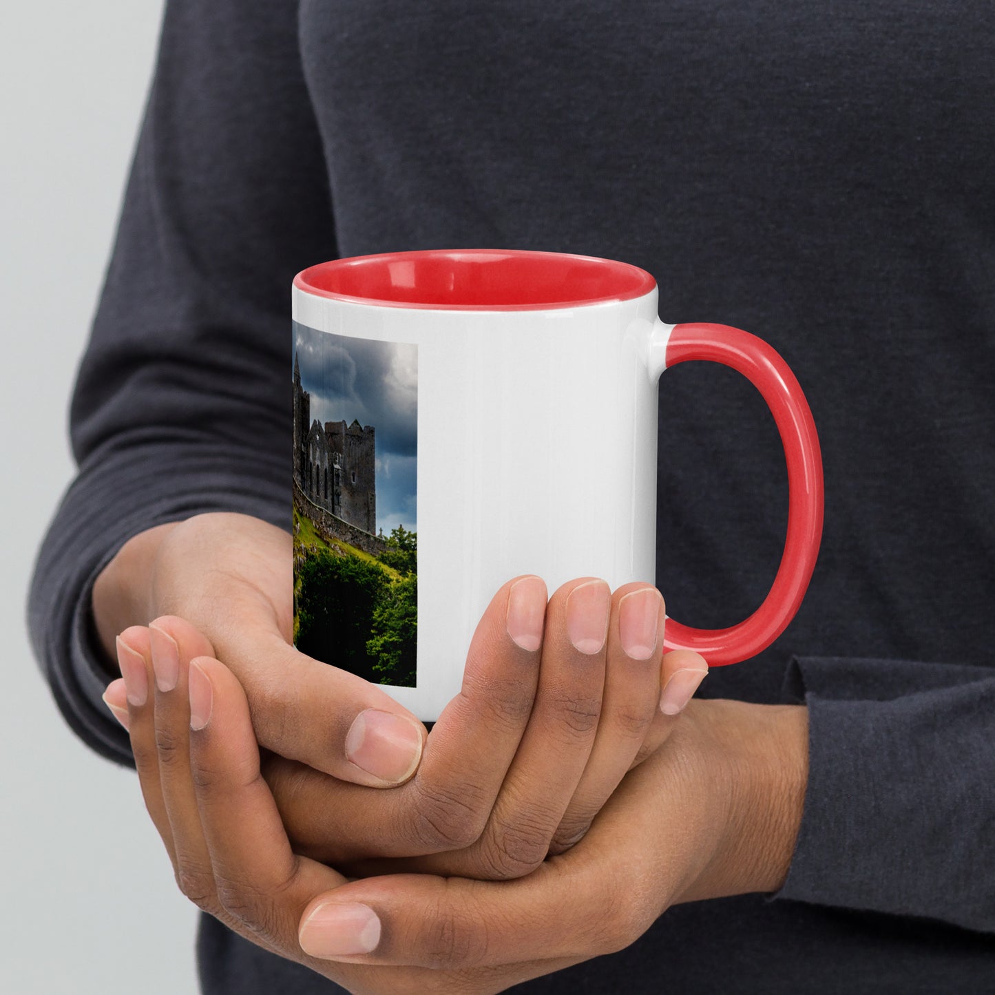 Taza con estampado de Rock of Cashel y color en el interior